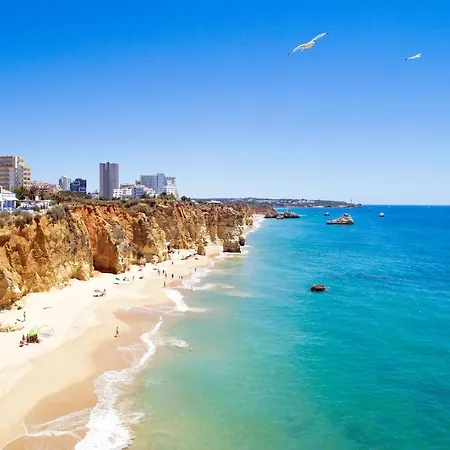 B02 - Fantastic Apartment With Pool Portimao